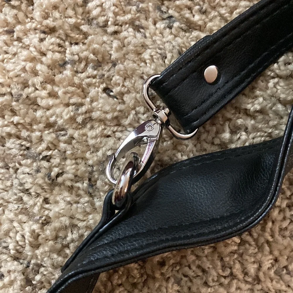 Apt. 9 Black Purse